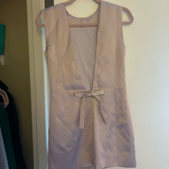 Elegant soft pink Dress - Picture 2 of 3